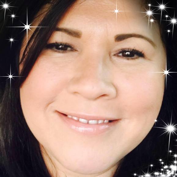 Meet your Posher, Cynthia - Picture 1 of 1